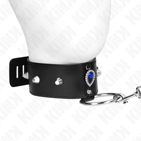 KINK COLLAR & GAG – kink - kaklo papuošalas 65 cm su diržu su mėlynais deimantais reguliuojamas 36-43 cm x 5 cm - Image 3