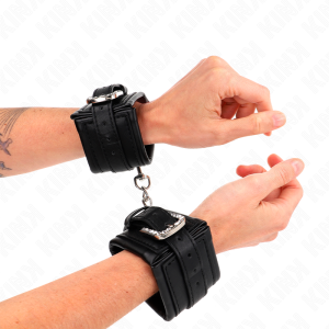 KINK WRIST RESTRAINT – kink - akmenukų sugalvos rankų apribojimai juodi reguliuojami 25-32 cm x 5.5 cm