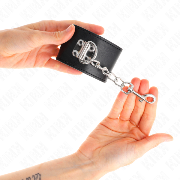 KINK WRIST RESTRAINT – kink - rankų apribojimai su užrakto uždarymu juodi reguliuojami 16-23 cm x 5.5 cm - Image 3